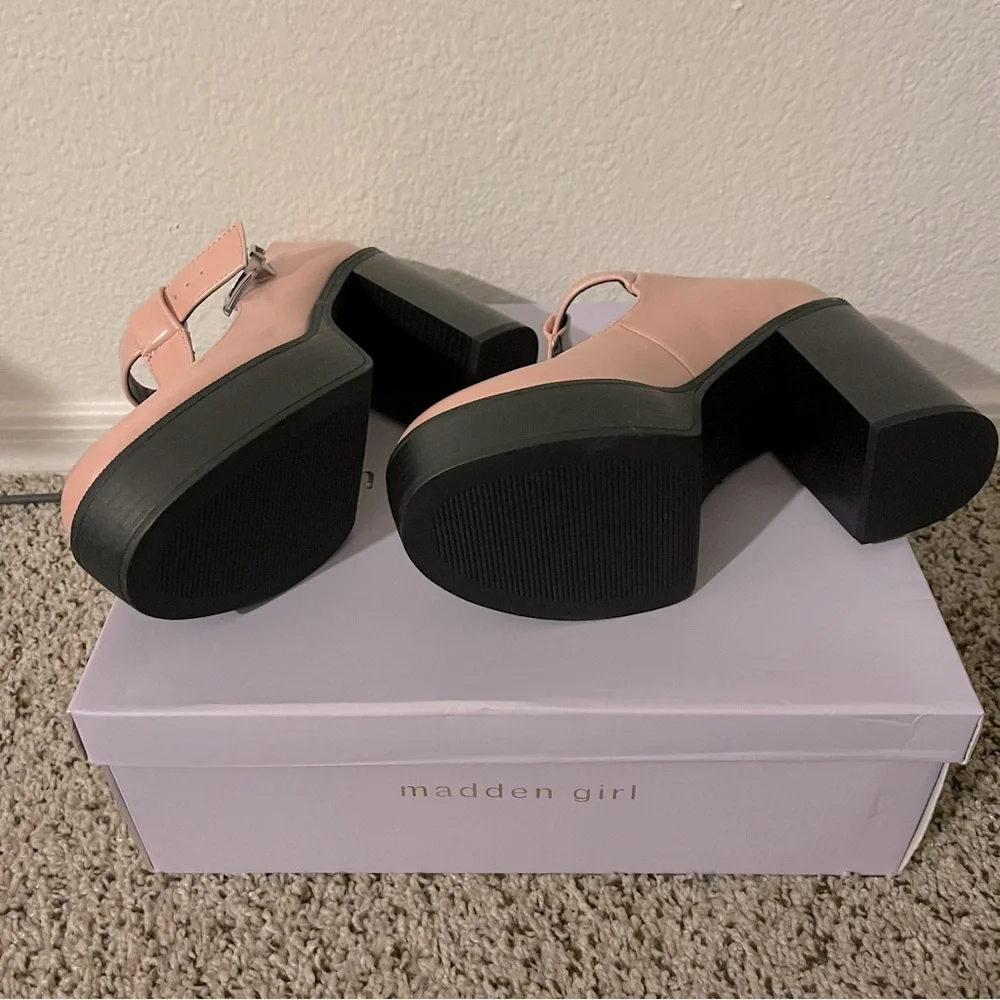 🌻 NEW - Madden Girl Womens Roony Pink Buckle Platform Pumps Mary Janes Size 6.5